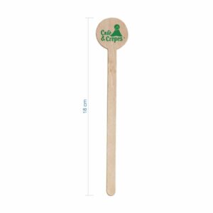 Los mezcladores planos de madera personalizados de Graphic Store Col son de materia prima orgánica cultivada. No utilizan químicos en su producción. Están hechos con madera de bosques renovables certificados FSC. No dañan el ambiente. Son 100% compostables y pueden ser usados como abono cerrando completamente el ciclo de vida del producto. No tienen olor ni sabor.